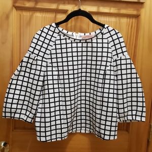 La Babite black and white top